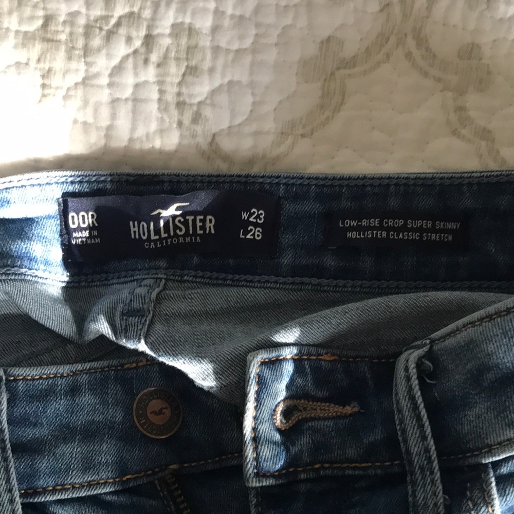 Hollister Low Rise Crop Super Skinny Jeans